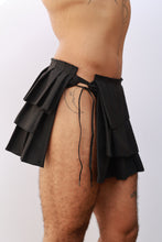 Load image into Gallery viewer, Black Pleated Mini Skirt
