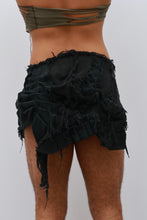 Load image into Gallery viewer, Ónix Distressed Mini Skirt
